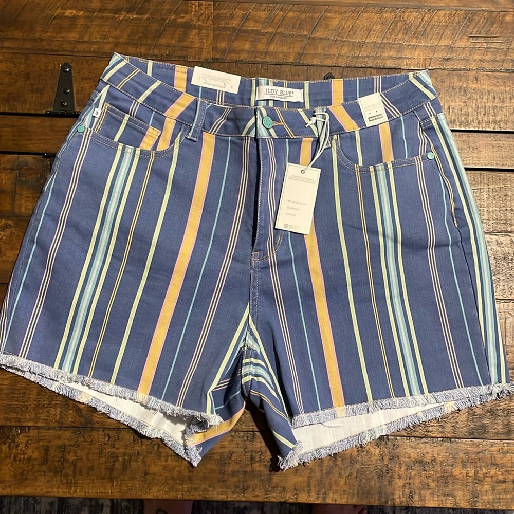 NWT Judy Blue Shorts 2xl. Multi-striped colored high waisted shorts